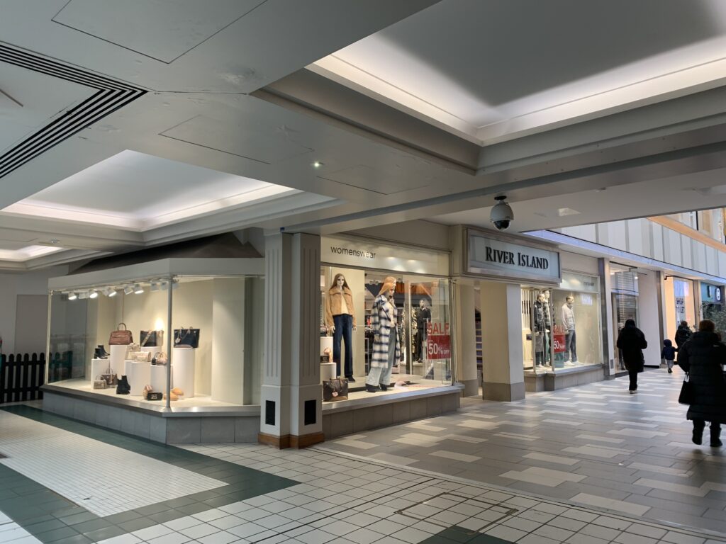 CAMBERLEY – 1-3 CAMBRIDGE WALK