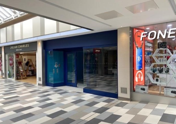 CAMBERLEY – 12 GRACE REYNOLDS WALK