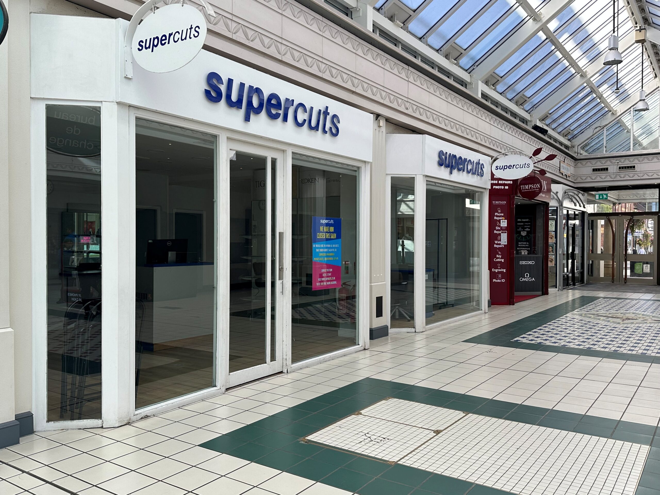 CAMBERLEY – 29 PRINCESS WAY